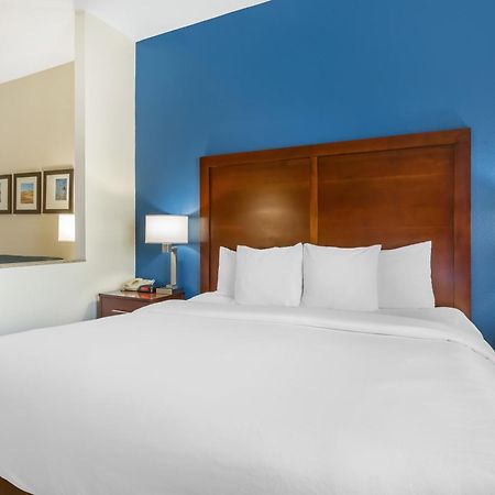 Comfort Inn And Suites Yuma I-8 Exterior photo