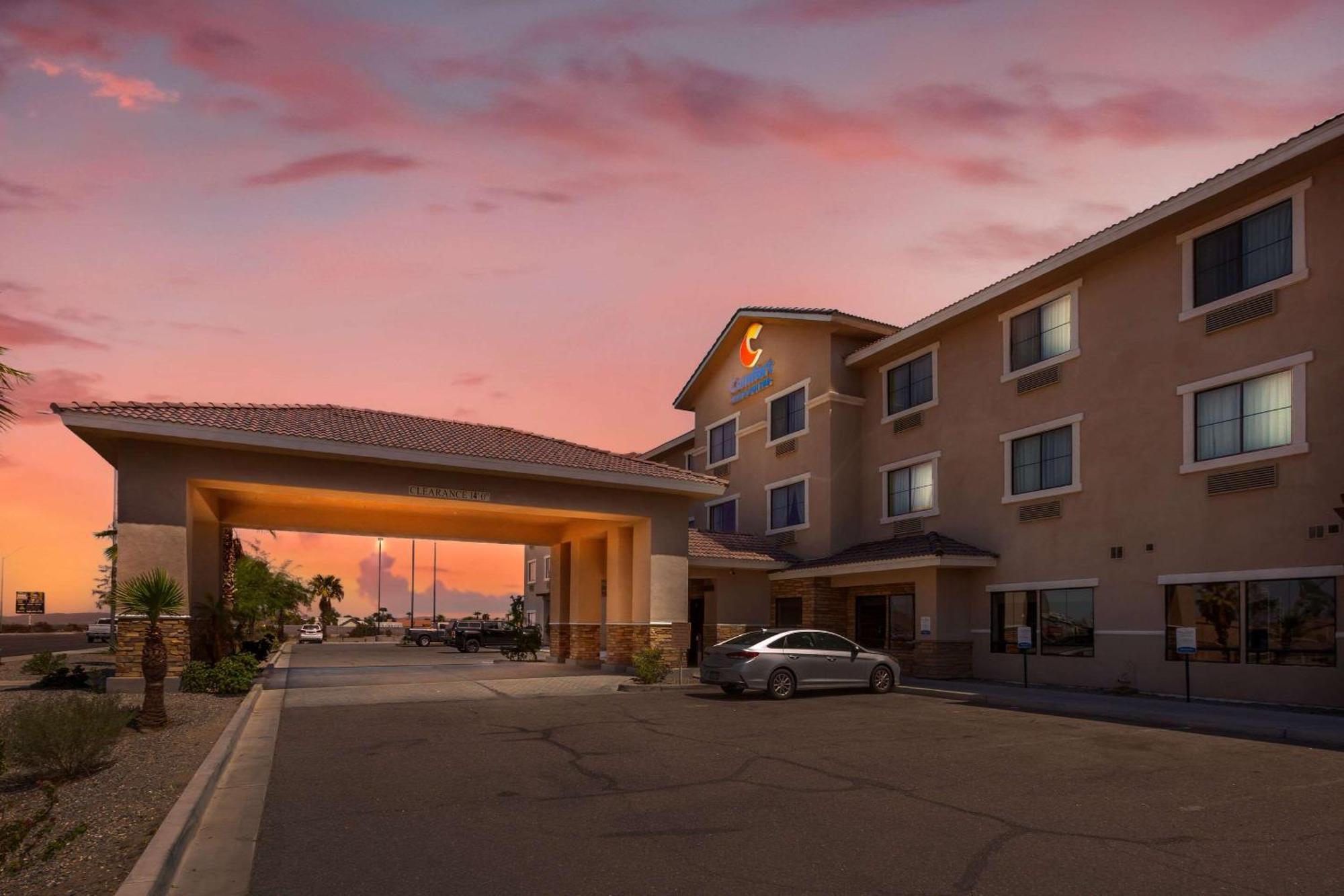Comfort Inn And Suites Yuma I-8 Exterior photo